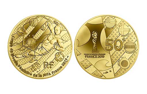 комплект золотых монет выпущен к кубку FIFA-2019
