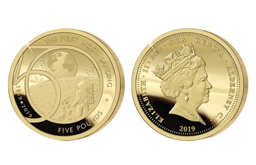 три монеты из золота в честь посадки на Луну