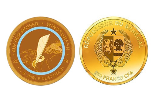 Золотая монета из цикла «На воде», посвященная «Виндсерфингу»