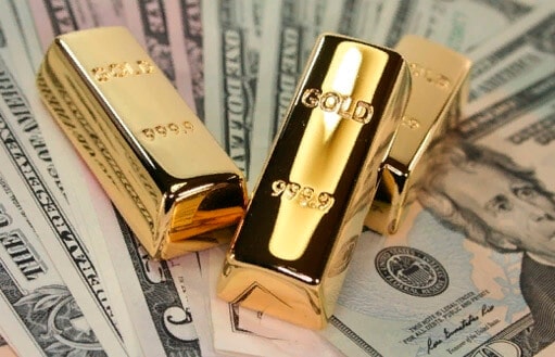 стоимость золота снизилась в понедельник