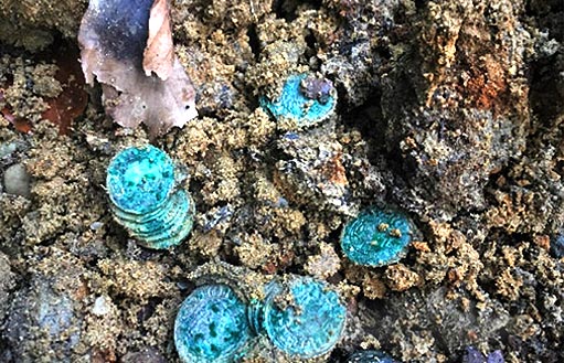 клад с серебряными монетами нашли в Дании