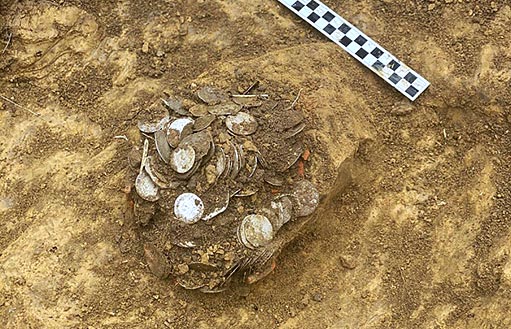 клад серебряных монет был найден в Британии